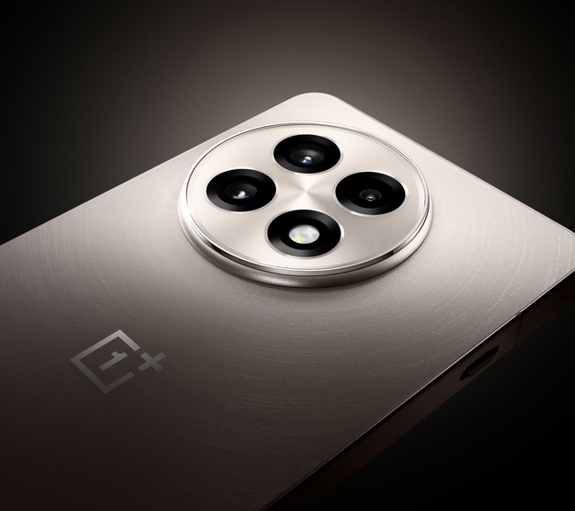 OnePlus ra mắt điện thoại Snapdragon 8 Gen 3, có camera tele 50MP, pin 6.100mAh, giá 15 triệu đồng- Ảnh 3. OnePlus ra mắt điện thoại Snapdragon 8 Gen 3, có camera tele 50MP, pin 6.100mAh, giá 15 triệu đồng- Ảnh 3.
