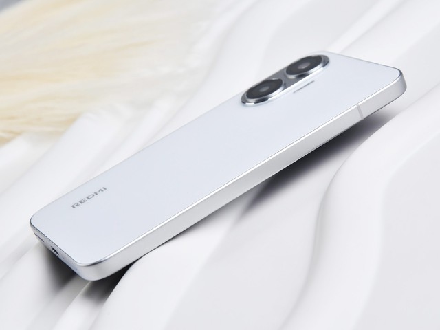 Ngắm kỹ điện thoại mới của Xiaomi: Pin khủng 7.550mAh Ngắm kỹ điện thoại mới của Xiaomi: Pin khủng 7.550mAh