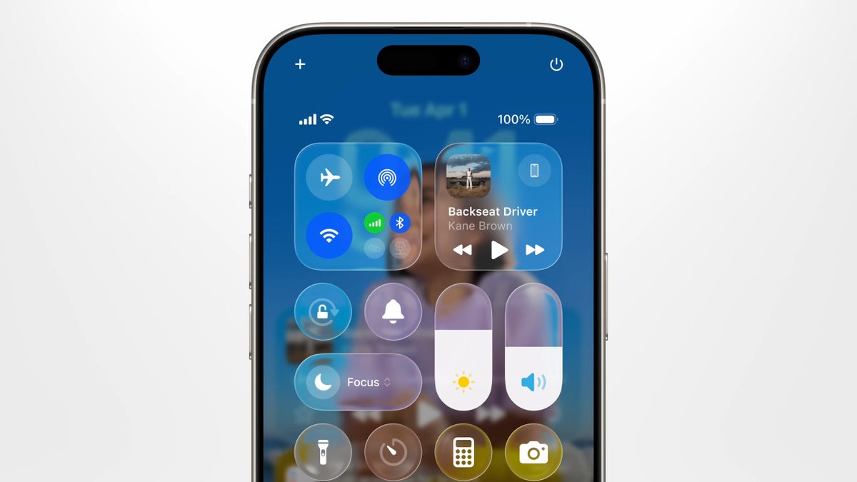 Apple hé lộ lý do sử dụng Liquid Glass cho iOS 26: Bước đi táo bạo hay “canh bạc” đầy rủi ro?- Ảnh 1.