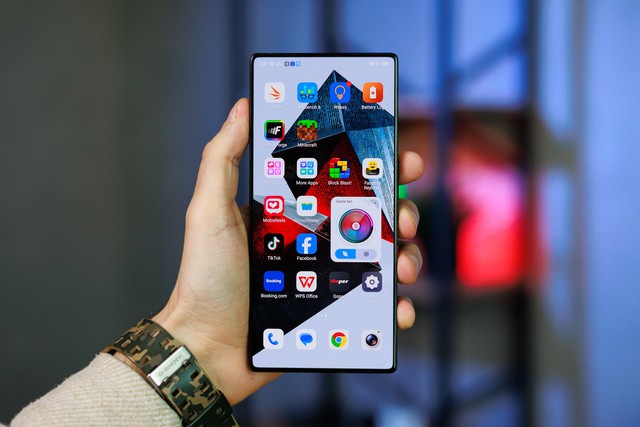 Cây bút công nghệ: "Đây là điện thoại giá rẻ hơn một nửa mà vẫn mạnh ngang S25 Ultra dành cho bạn"- Ảnh 1.
