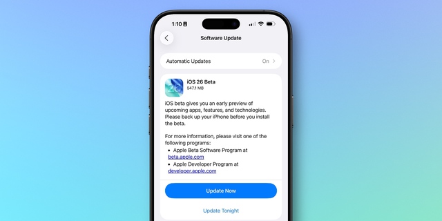 Apple bất ngờ tung ra bản dựng mới của iOS 26 Beta 1 chỉ vài ngày sau khi phát hành- Ảnh 1.